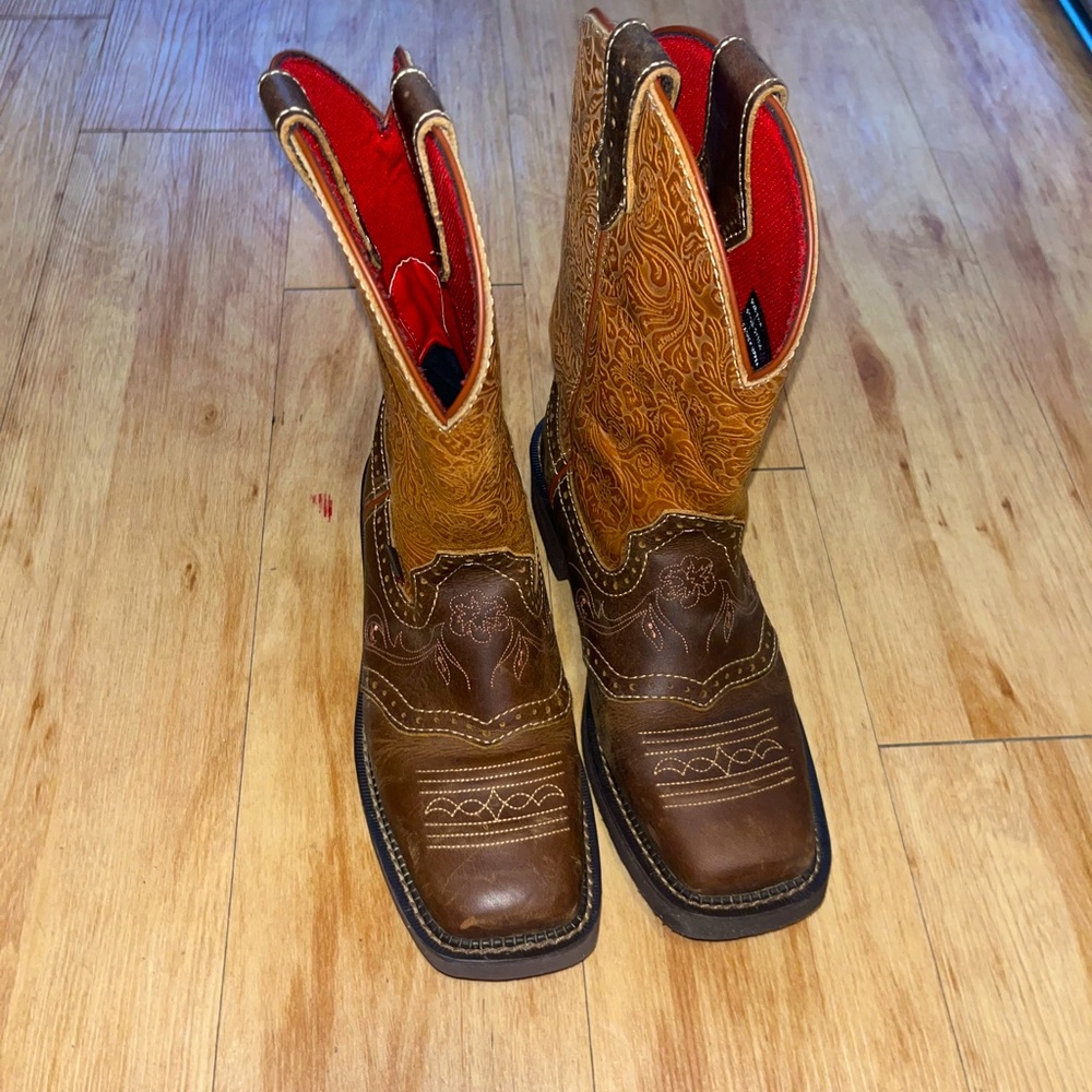 Women’s Justin Boots